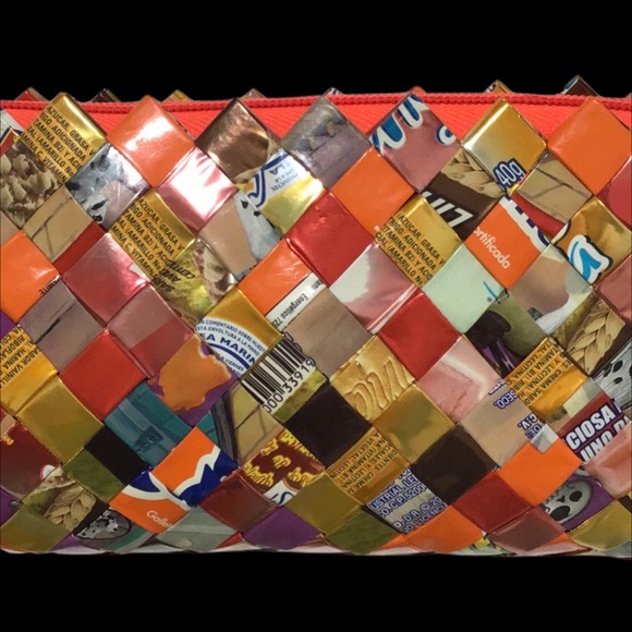 Recycled Candy and Cookie Wrapper Shoulder Bag,‎ Metallic - Picture 3 of 9